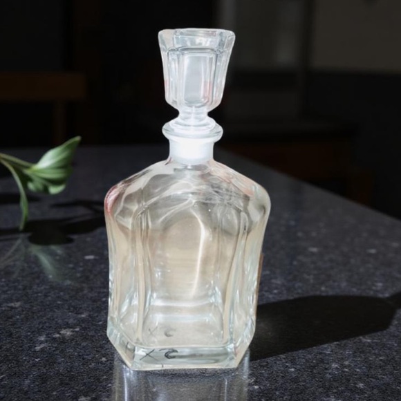 Decanter crystal heavy with stopper Perfect for wine whiskey favorite libations - Picture 11 of 13